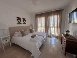 2 bedrooms, iron/ironing board, free WiFi, bed sheets