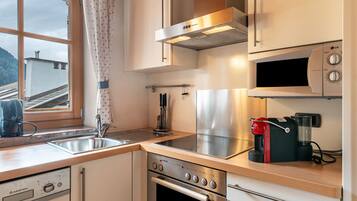 Oven, stovetop, dishwasher, coffee/tea maker