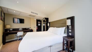 1 bedroom, desk, iron/ironing board, WiFi (free)