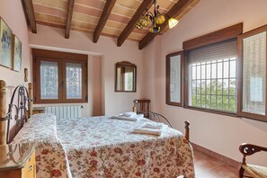 6 chambres, fer et planche Ă repasser, accĂšs au Wi-Fi (inclus)