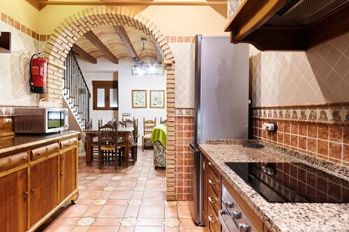 Rural House 'La Acacia' with Private Pool, Wi-Fi and Air Conditioning