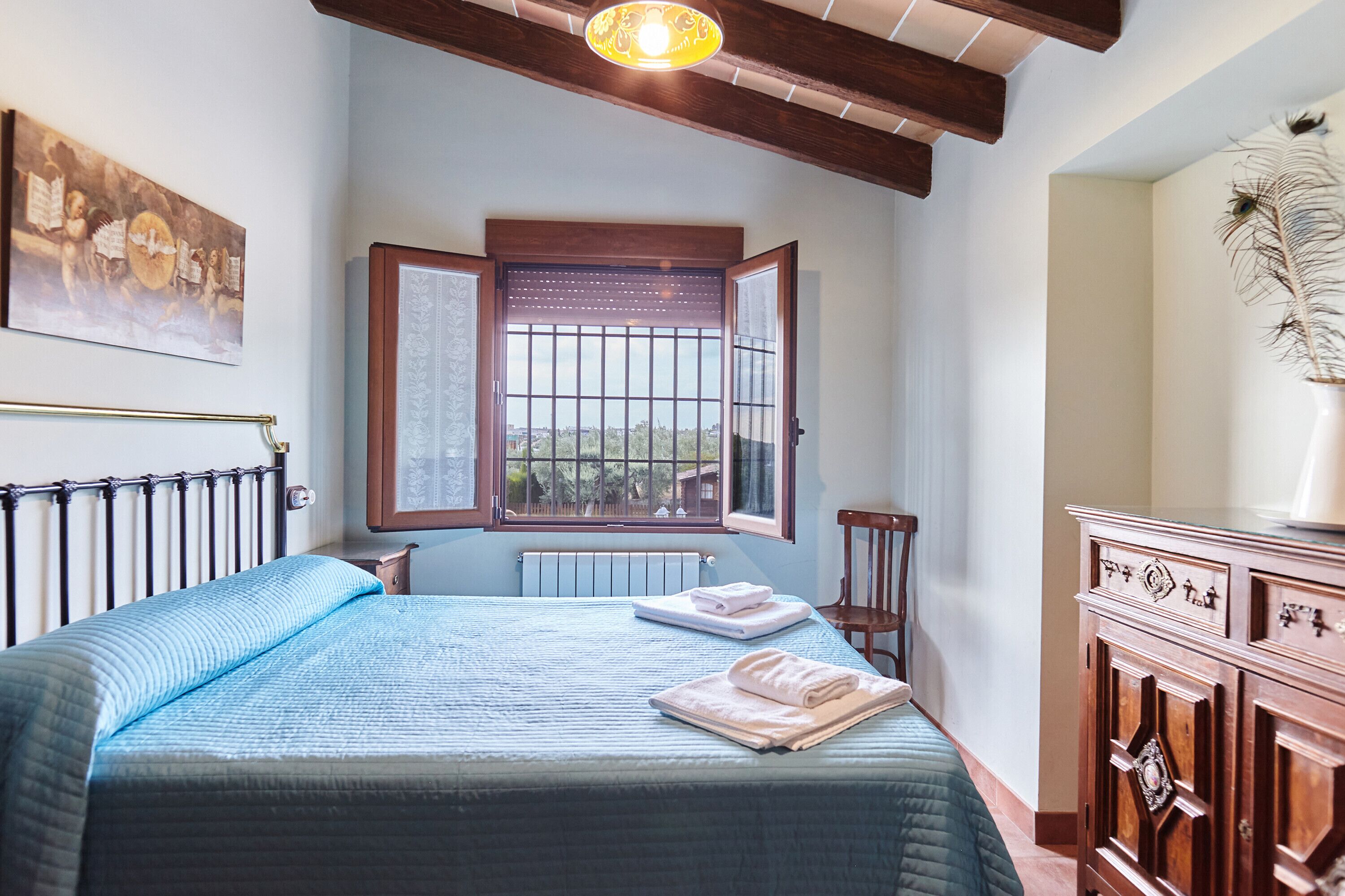 6 habitaciones, tabla de planchar con plancha y wifi gratis 