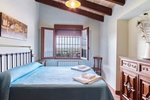 6 chambres, fer et planche à repasser, Wi-Fi gratuit, draps fournis