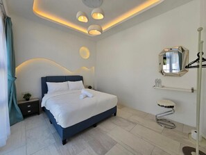 Habitación Deluxe doble, vistas al jardín | Tabla de planchar con plancha y wifi gratis