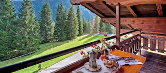 Apartment 'Appartamento Palmina' with Mountain View, Shared Garden and Wi-Fi