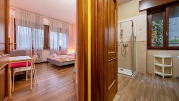 1 quarto, Wi-Fi de cortesia, roupa de cama