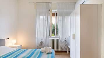 1 bedroom, free WiFi, bed sheets