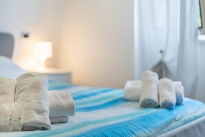1 quarto, Wi-Fi de cortesia, roupa de cama