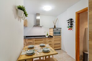 Dining - Holiday Apartment 'Attaday Home' with Wi-Fi (Ingenio)
