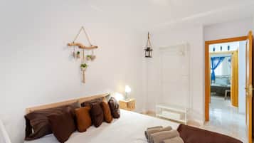 2 slaapkamers, een strijkplank/strijkijzer, gratis wifi, beddengoed