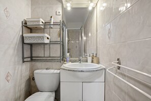 تجهيزات دش، مجففات شعر، مناشف