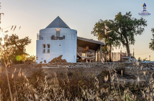 Holiday Home 'Casa Moinho Da Eira' with Mountain View, Wi-Fi and Air Conditioning