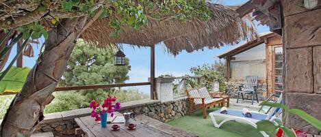 屋外ダイニングエリア