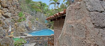 'El Pilar' with Sea View, Private Pool and Wi-Fi