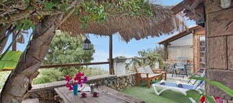 'El Pilar' with Sea View, Private Pool and Wi-Fi