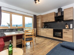 Réfrigérateur, four, lave-vaisselle