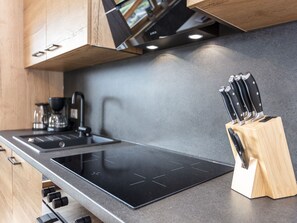 雪櫃、焗爐、洗碗機、廚房用具/餐具/器皿