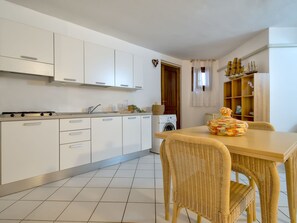 Frigorifero, microonde, forno, lavastoviglie