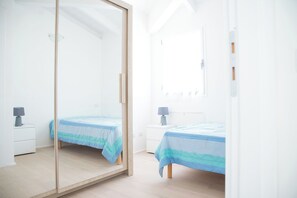 8 chambres, fer et planche à repasser, Wi-Fi, literie fournie