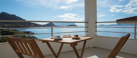 تناول الطعام بالخارج