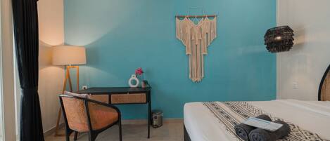 3 bedrooms, desk, laptop workspace, iron/ironing board