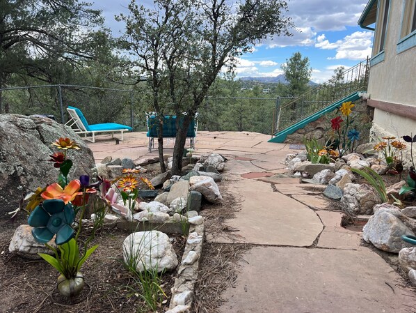 Property grounds - Sweet Retreat - Prescott Cabin Rentals (Prescott)