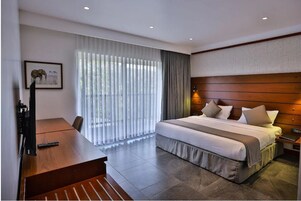 Lúxusherbergi með tvíbreiðu rúmi - svalir - fjallasýn | Öryggishólf í herbergi, ókeypis þráðlaus nettenging