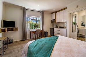 1 bedroom, desk, WiFi, bed sheets