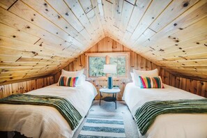 3 bedrooms, iron/ironing board, travel cot, WiFi