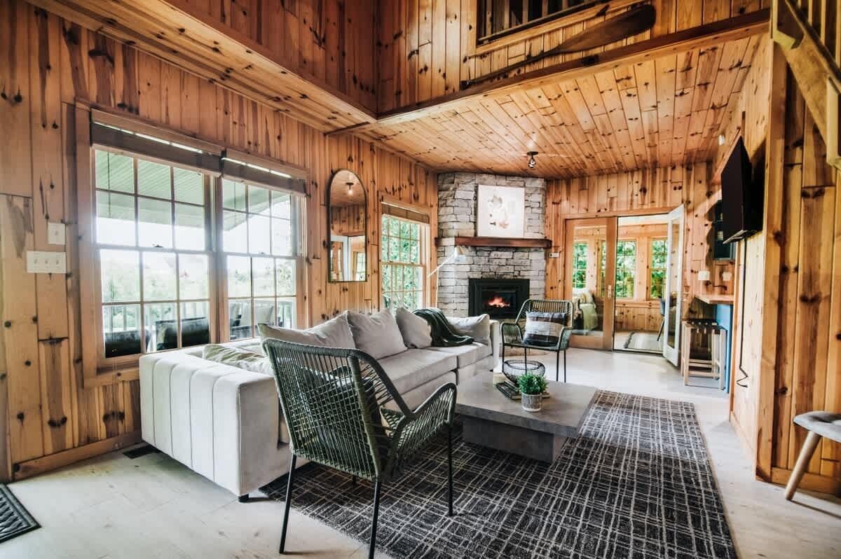 TV, fireplace, books, offices