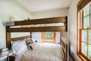 3 chambres, fer et planche à repasser, lit parapluie, Wi-Fi gratuit