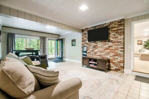 صورة غير مصنفة، 4 من 34، زرّ