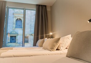 In-room safe, free WiFi, bed sheets - Triple apartment one block from the Main Sq. (Salta)