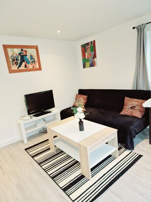 1 chambre, bureau, fer et planche à repasser, Wi-Fi gratuit