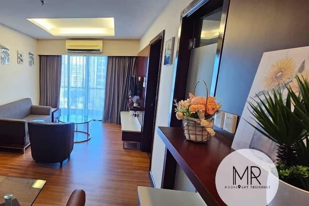 Deluxe Apartment | Living area