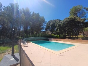 Outdoor pool - The little Nîmes House (Nîmes)