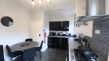 Apartment | Private kitchen | Fridge, microwave, oven, stovetop