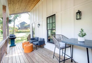 Outdoor dining - Sweet Escape by Minty Living (Atlanta)