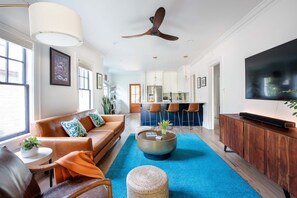 TV, offices - Sweet Escape by Minty Living (Atlanta)