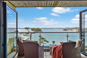 Property grounds - B6 Masts - Apartment with Sea Views (Torquay)