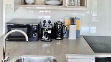 Apartment | Private kitchen | Fridge, microwave, oven, stovetop