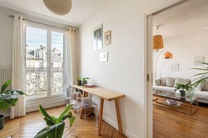 Interior - Geranimus LE VOLTAIRE (Paris)