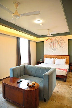 Standard Studio, City View | Desk, iron/ironing board, bed sheets - Ginger Jaipur Ajmer Road (Jaipur)