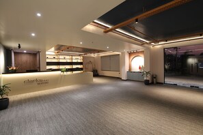 Reception - Clarks Inn Suites Jaipur (Jaipur)