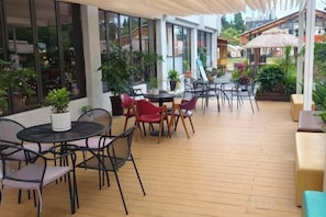 Outdoor dining - Weapon Industry Kunming Sanatorium Century Dynasty Hotel (Kunming)