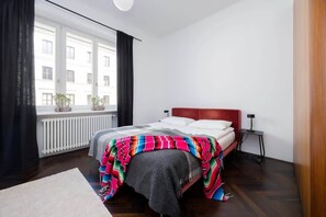 1 habitación, tabla de planchar con plancha, wifi y ropa de cama 