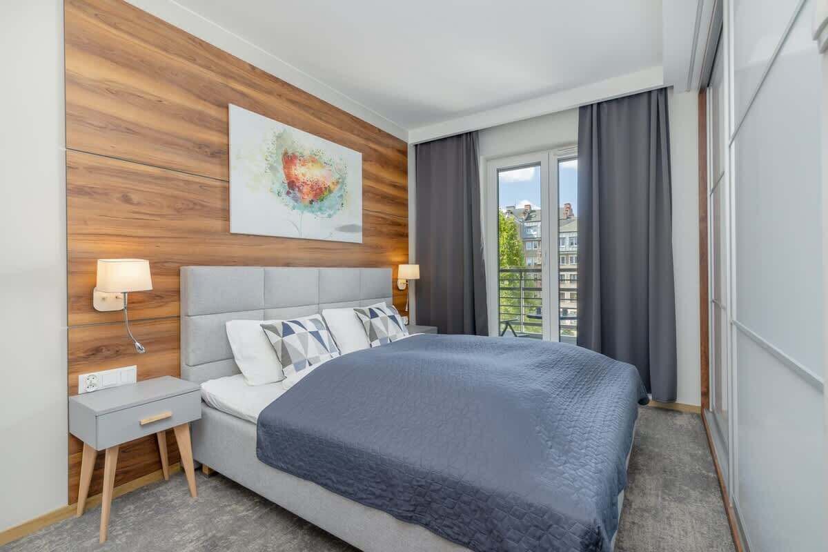 1 dormitorio, tabla de planchar con plancha, wifi y ropa de cama