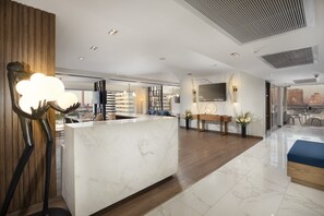 تفاصيل الفندق من الداخل