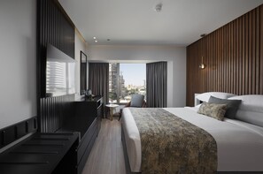 Executive Room, 1 King Bed | In-room safe, blackout curtains, soundproofing, iron/ironing board - V Hotel Cairo (Giza)