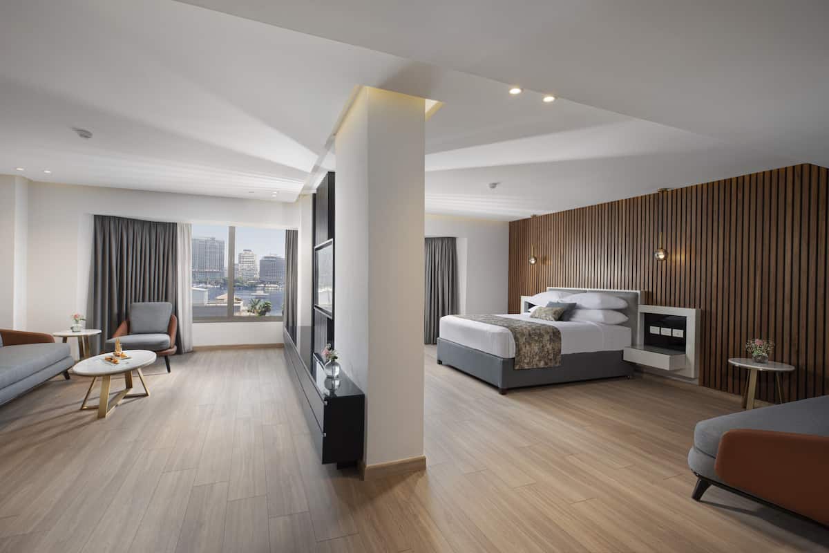2 bedrooms, in-room safe, blackout curtains, soundproofing